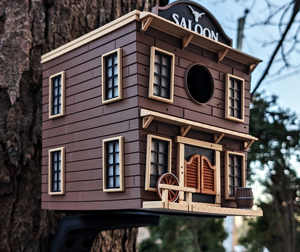 Vogelhaus Saloon von Vogelstübli – eigenes Modell in warmen Farben
